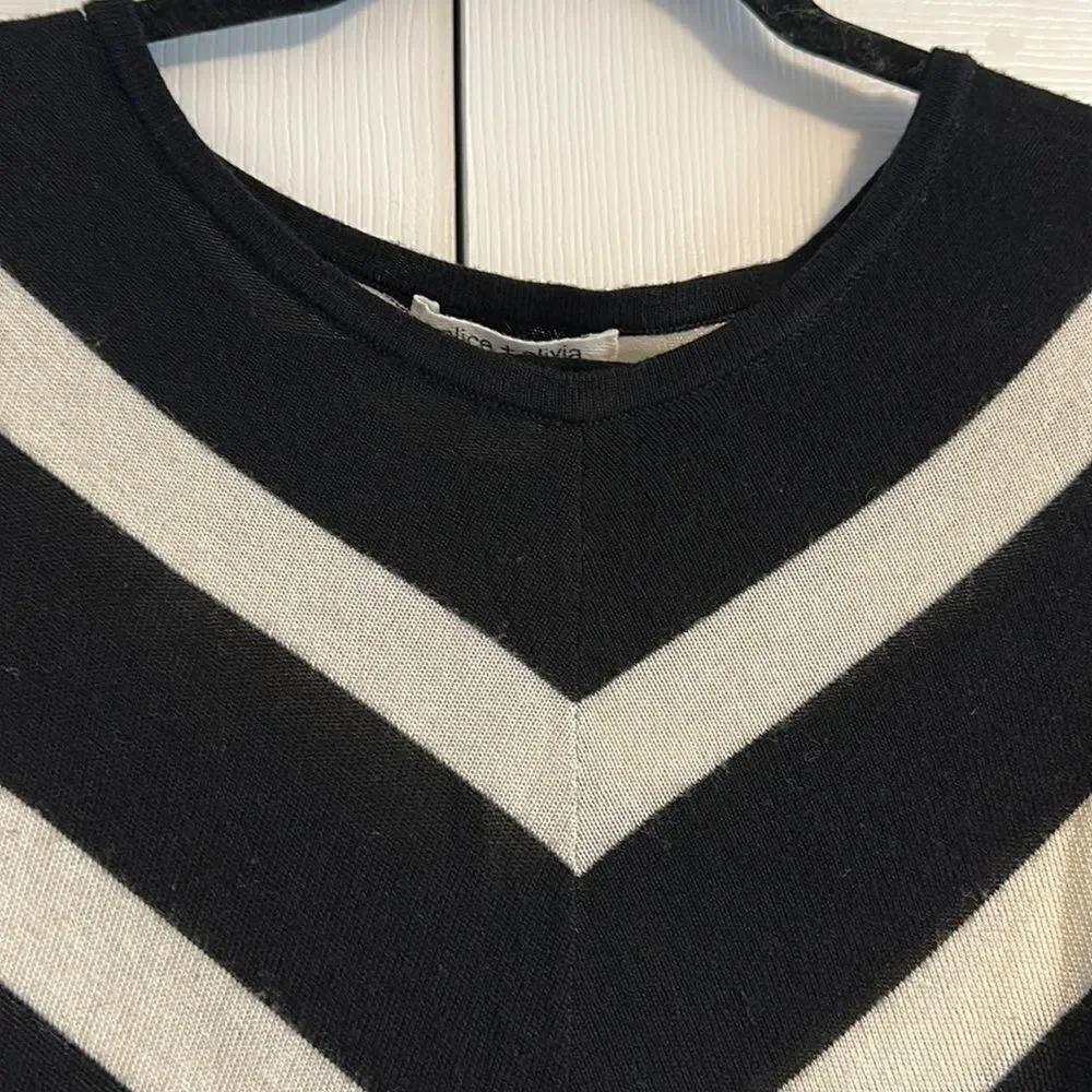Alice & Olivia Women’s Black & White V Striped Sweater Festive Season Dress XS - Picture 2 of 7